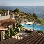 Villa Yiannis - Private Pool & Endless Sea View, By Zantewize