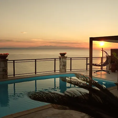 Yiannis - Private Pool & Endless Sea View, By Zantewize