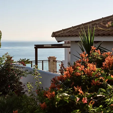 Vila Yiannis - Private Pool & Endless Sea View, By Zantewize